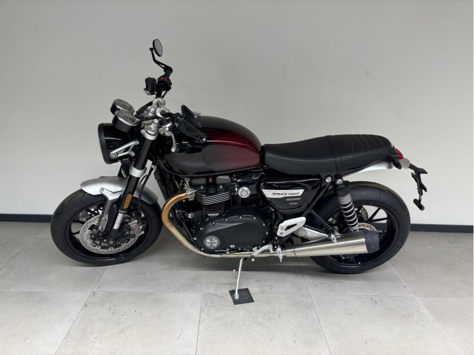 TRIUMPH SPEED TWIN 1200