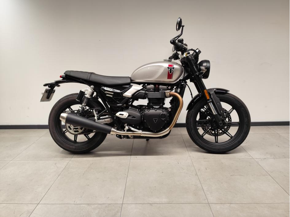 TRIUMPH SPEED TWIN 900 / NEW 2025 / 1.174 KM