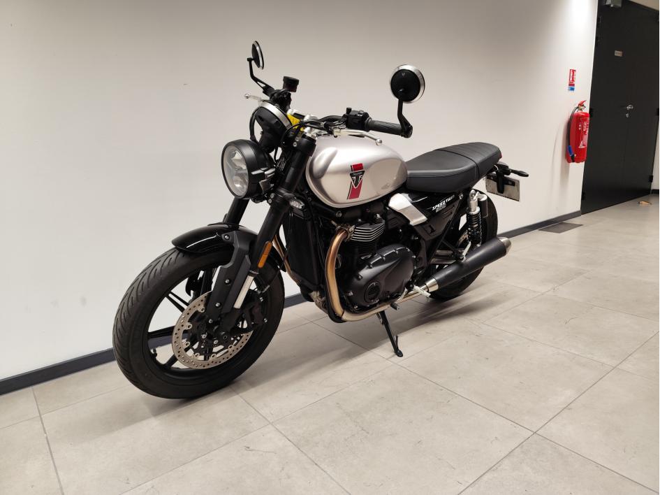 TRIUMPH SPEED TWIN 900 / NEW 2025 / 1.174 KM