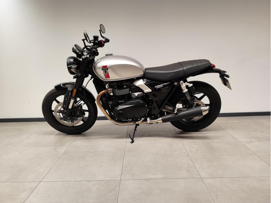 TRIUMPH SPEED TWIN 900 / NEW 2025 / 1.174 KM