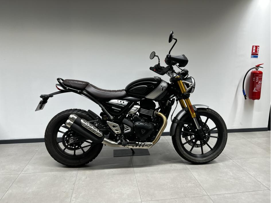 TRIUMPH Scrambler 400 X /2024/ black metal 