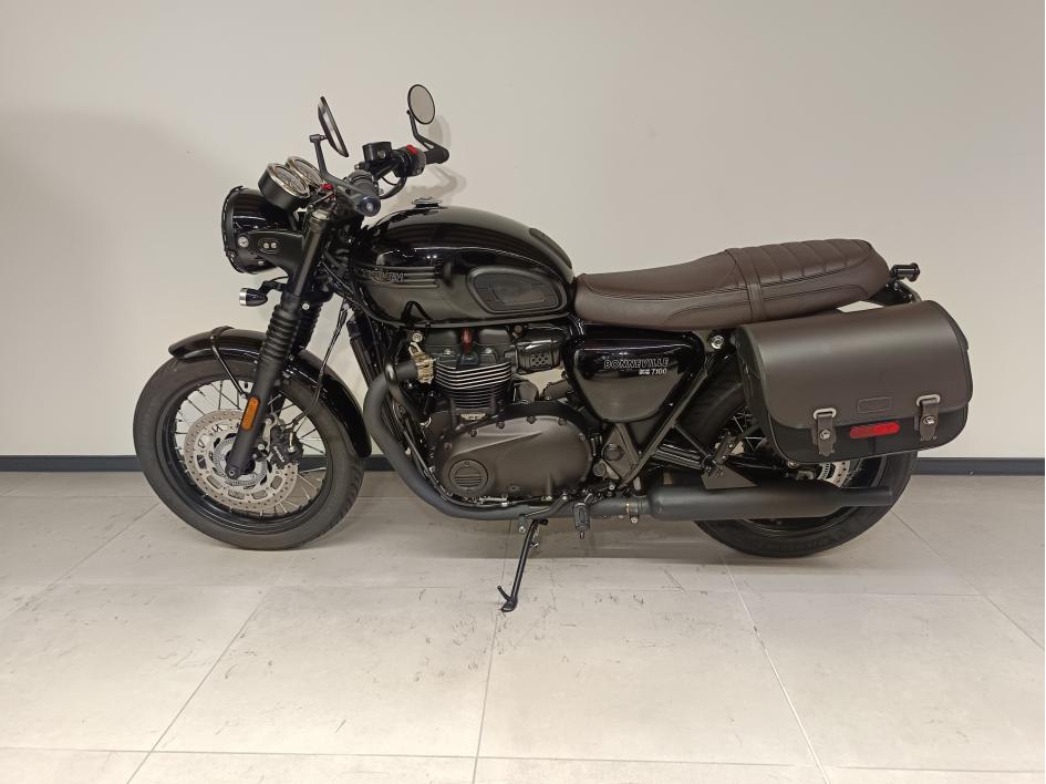 TRIUMPH BONNEVILLE T100 BLACK A2