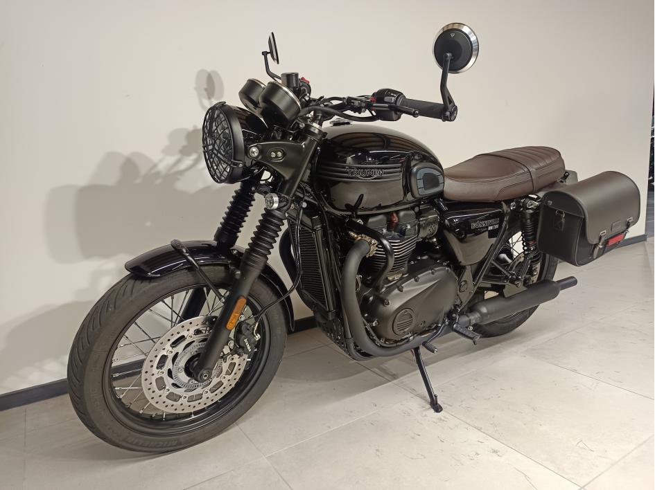 TRIUMPH BONNEVILLE T100 BLACK A2