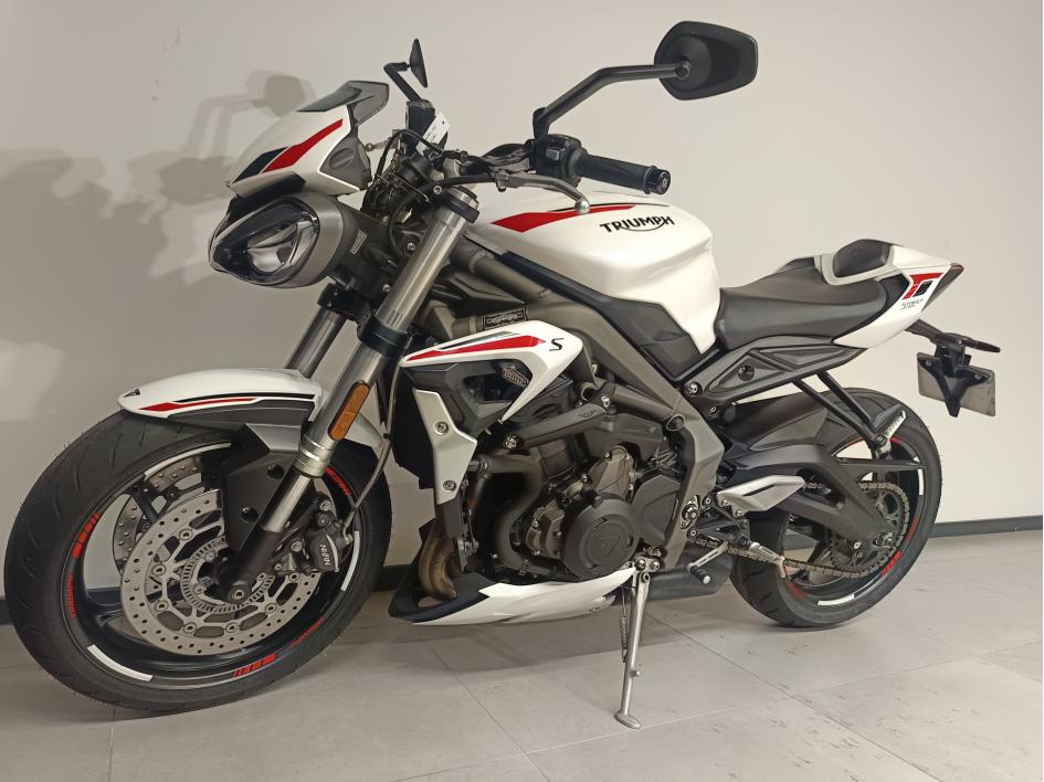TRIUMPH STREET TRIPLE 660 S A2