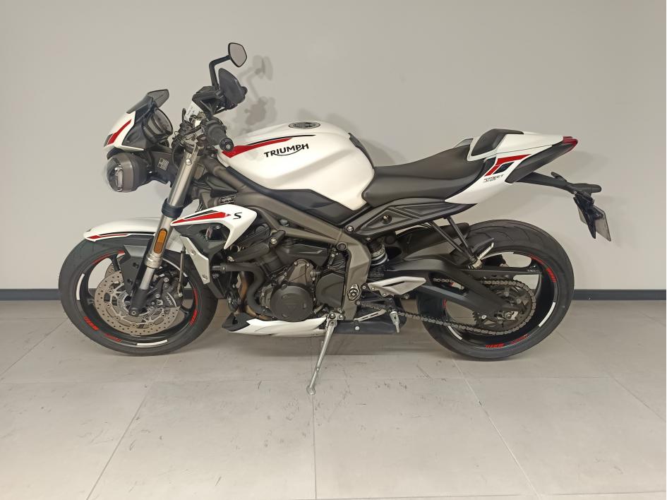 TRIUMPH STREET TRIPLE 660 S A2