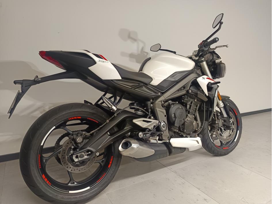 TRIUMPH STREET TRIPLE 660 S A2
