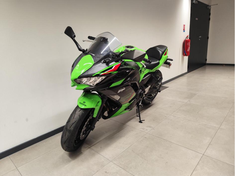KAWASAKI NINJA 650 (A2) / 2023 / 151 KM