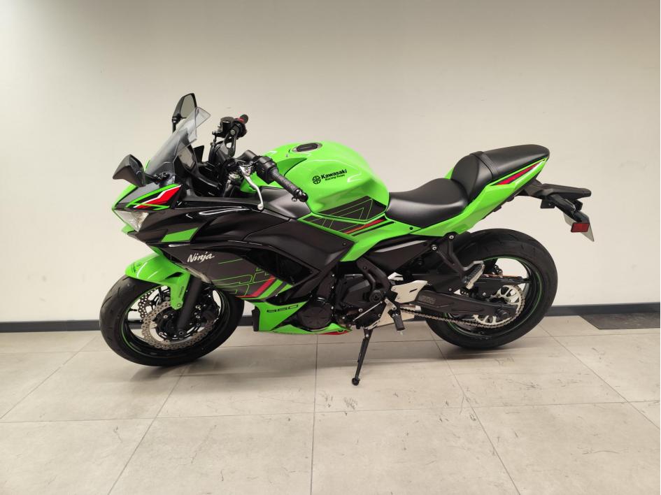 KAWASAKI NINJA 650 (A2) / 2023 / 151 KM