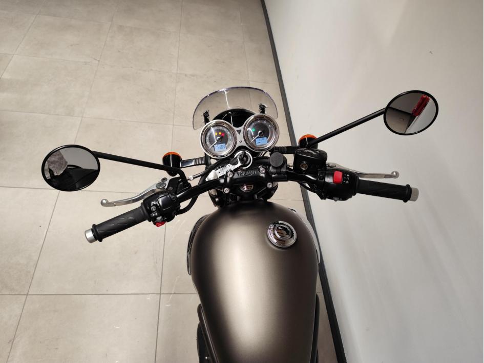 TRIUMPH BONNEVILLE T100 BLACK / 2020 / 17.000km