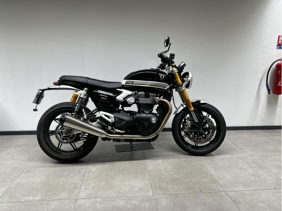 TRIUMPH SPEED TWIN 1200 rs /2025 / 990km