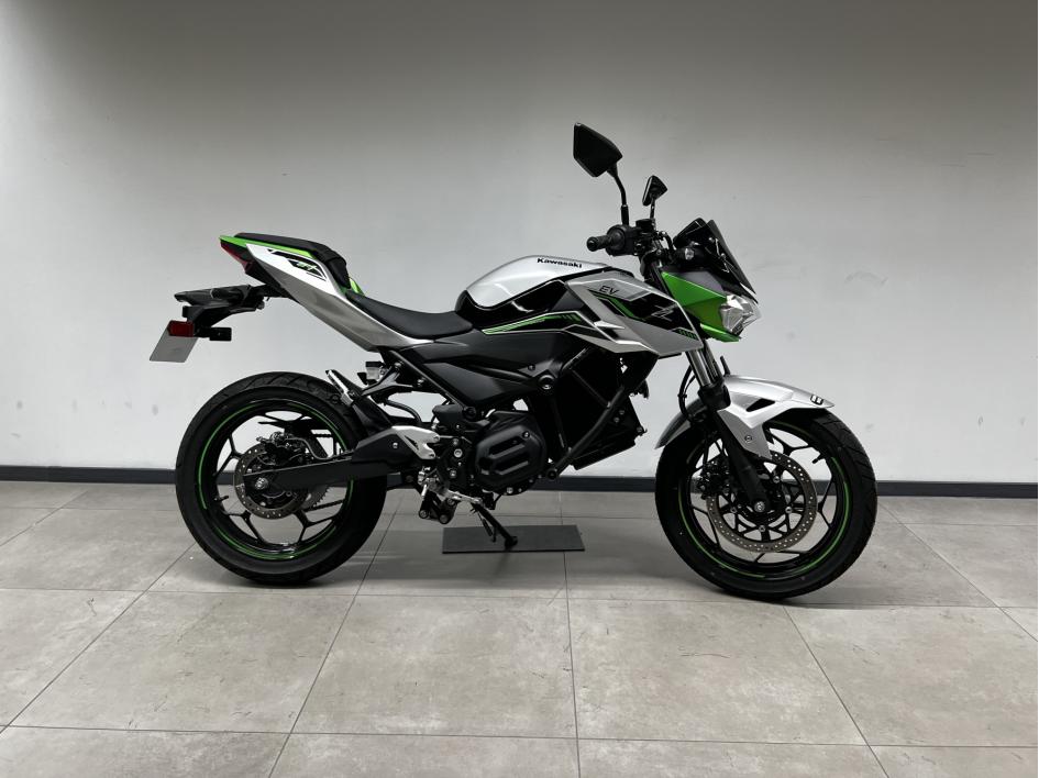 KAWASAKI Ze-1 / 2024 / 159 km 