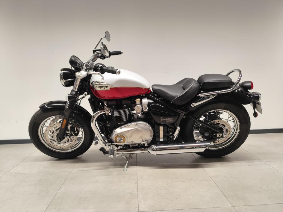 TRIUMPH BONNEVILLE SPEEDMASTER 1200 / 2025 / 500 km