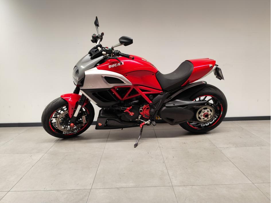 DUCATI DIAVEL 1200 RED / 2012 / 25.758 KM