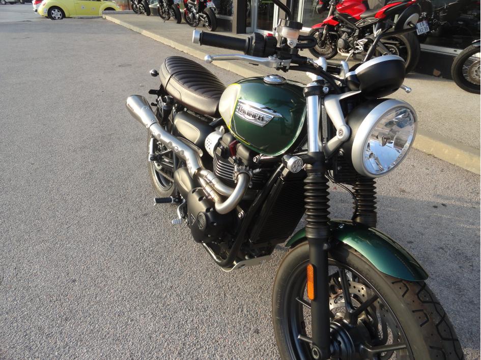 Triumph Street Twin Barbour